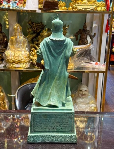 Tượng Hưng Đạo Vương bằng đồng