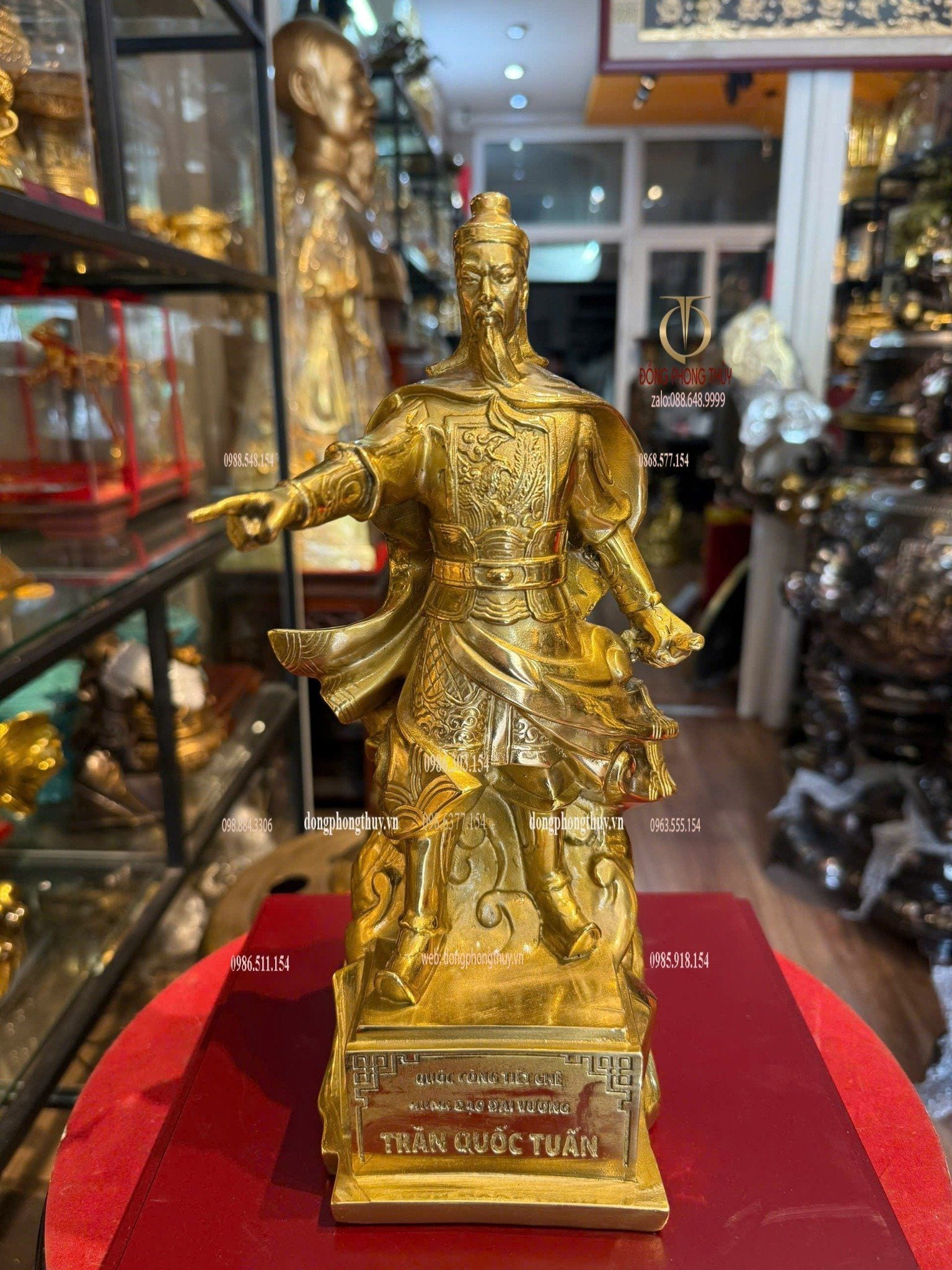 Tượng Trần hưng đạo