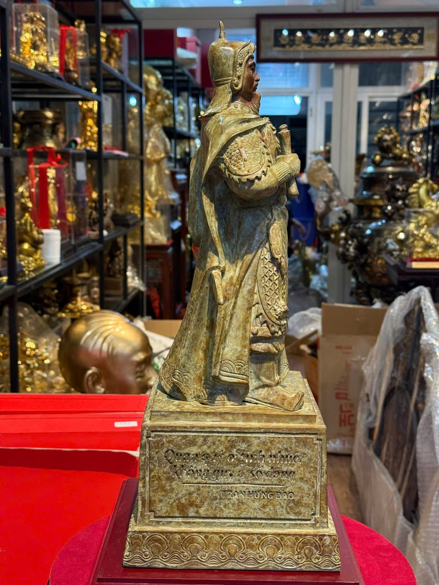 Tượng Quốc Công Tiết Chế Hưng Đạo Đại Vương bằng đồng cao 50cm