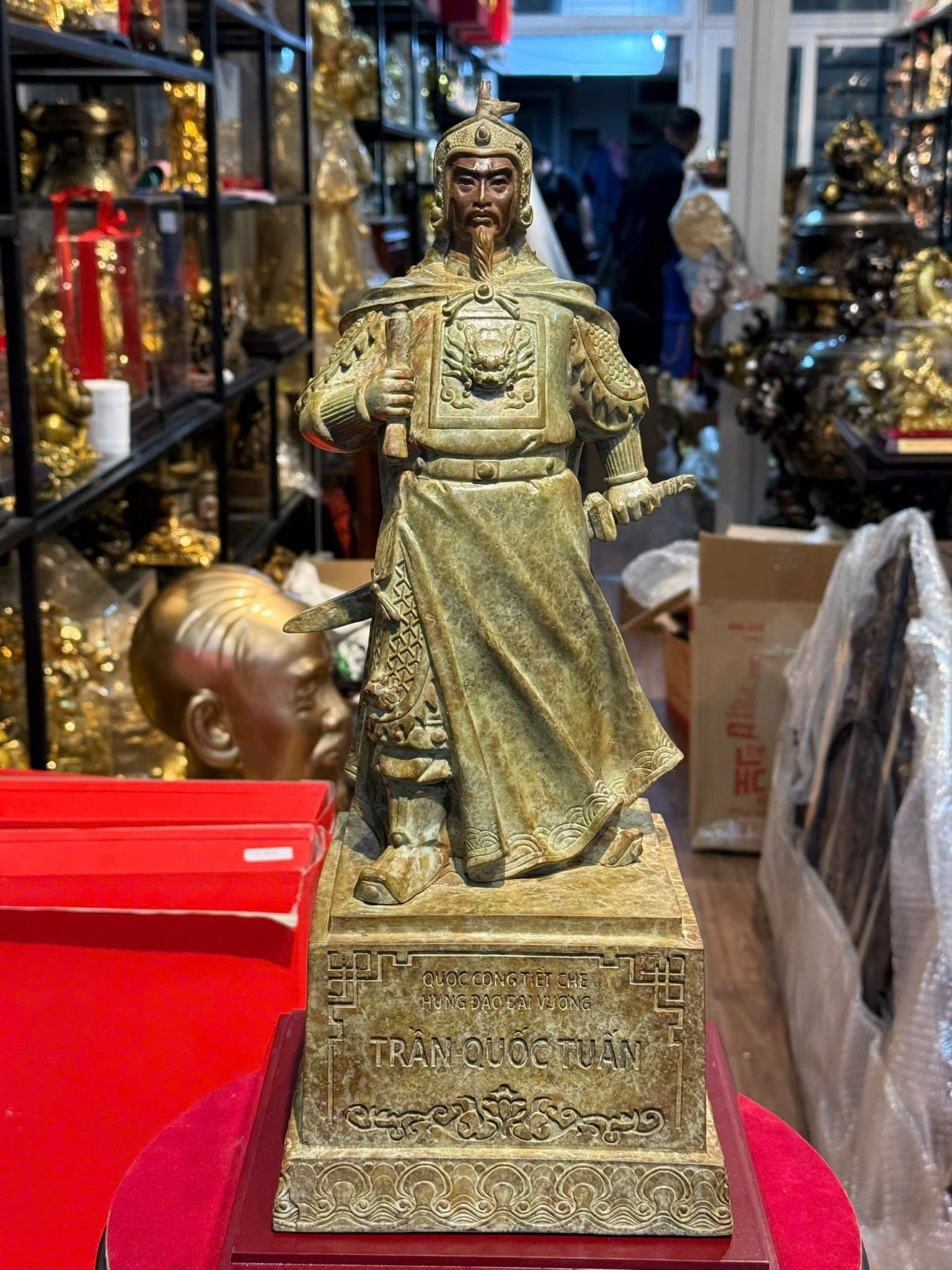 Tượng Quốc Công Tiết Chế Hưng Đạo Đại Vương bằng đồng cao 50cm