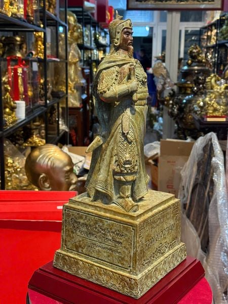 Tượng Quốc Công Tiết Chế Hưng Đạo Đại Vương bằng đồng cao 50cm