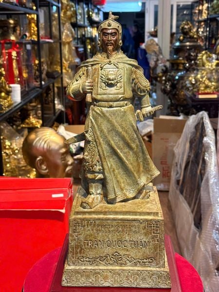 Tượng Quốc Công Tiết Chế Hưng Đạo Đại Vương bằng đồng cao 50cm