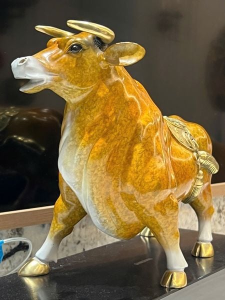 Tượng trâu bằng đồng