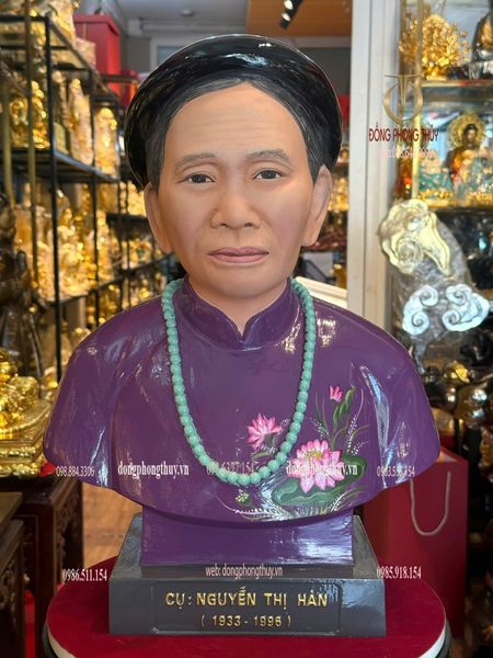Tượng chân dung truyền thần bằng đồng