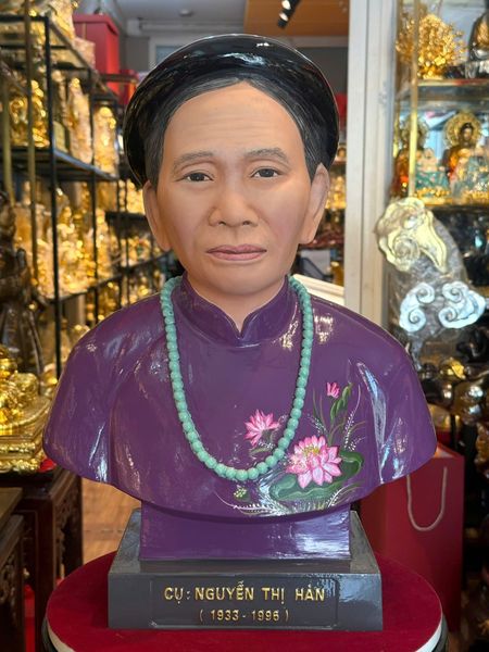 Tượng chân dung truyền thần bằng đồng