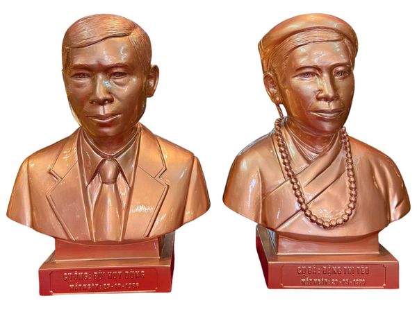 Tượng truyền thần bằng đồng