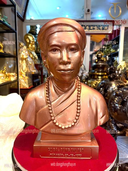 Tượng truyền thần bằng đồng