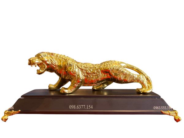 Quà tặng mạ vàng: Tượng hổ dát vàng 24k