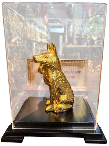 Quà tặng mạ vàng: Tượng chó phong thủy bằng đồng dát vàng 24k