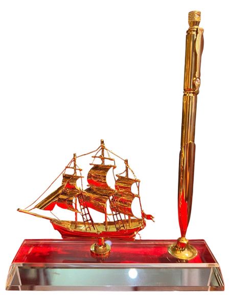 Mô hình thuyền buồm mạ vàng 24k + bút ký bằng 3 viên đạn ar15