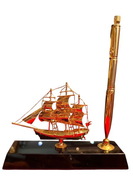 Quà tặng sếp mạ vàng: Mô hình thuyền buồm mạ vàng 24k + bút ký