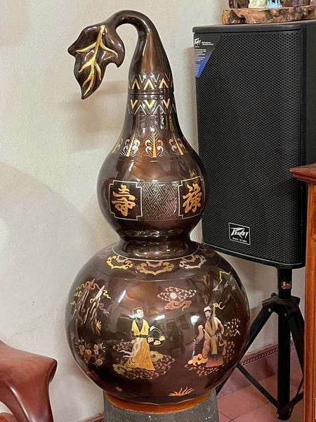 Hồ lô phong thủy bằng đồng đỏ khảm tam khí