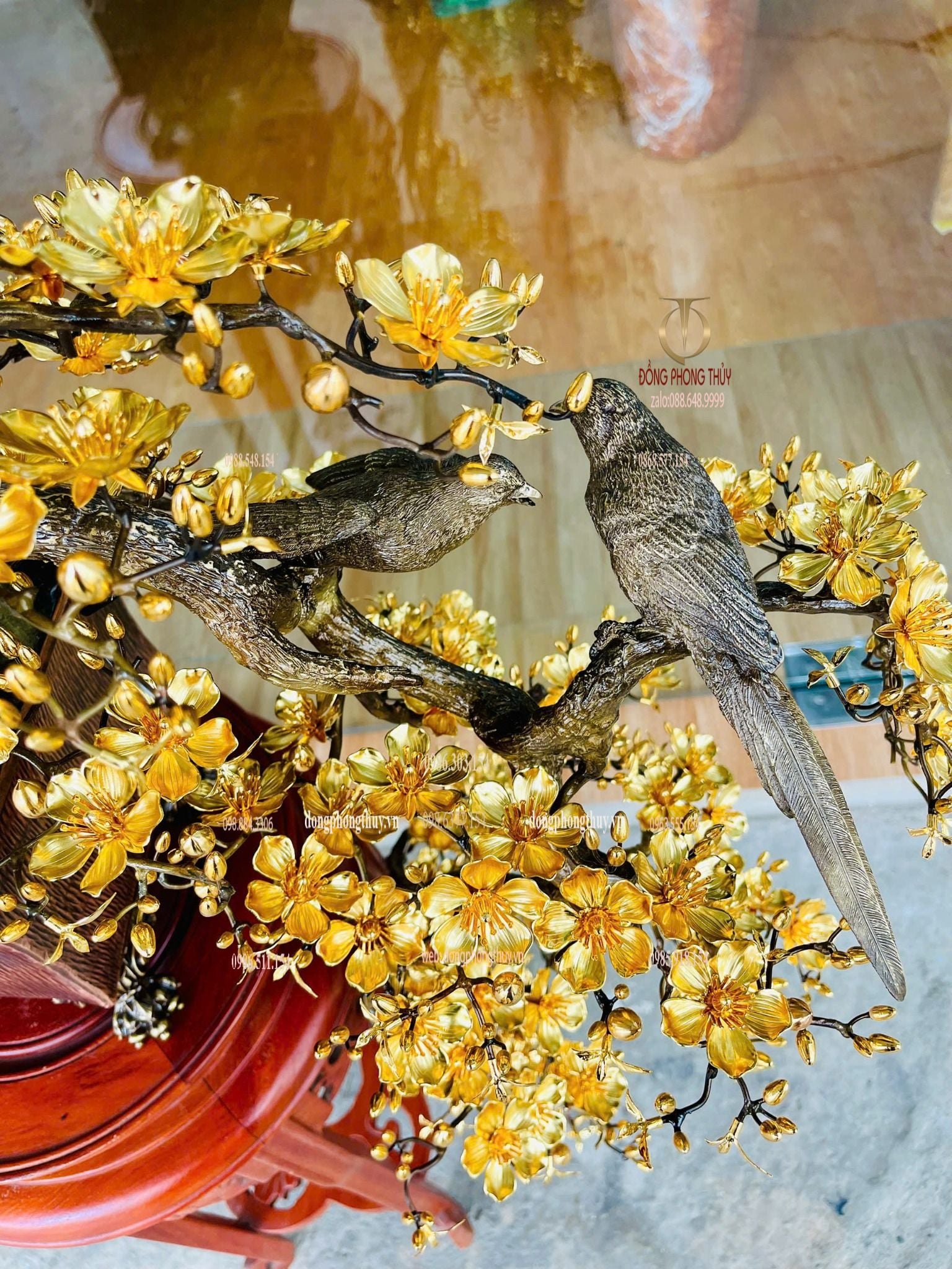 Cây mai dáng đổ bằng đồng mạ vàng 24k