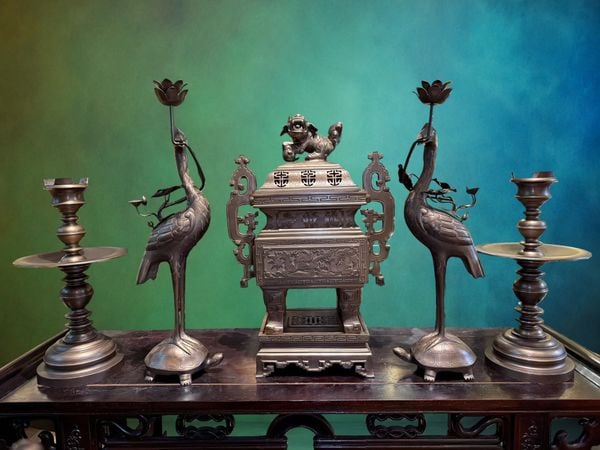 Bộ đỉnh vuông dáng cổ