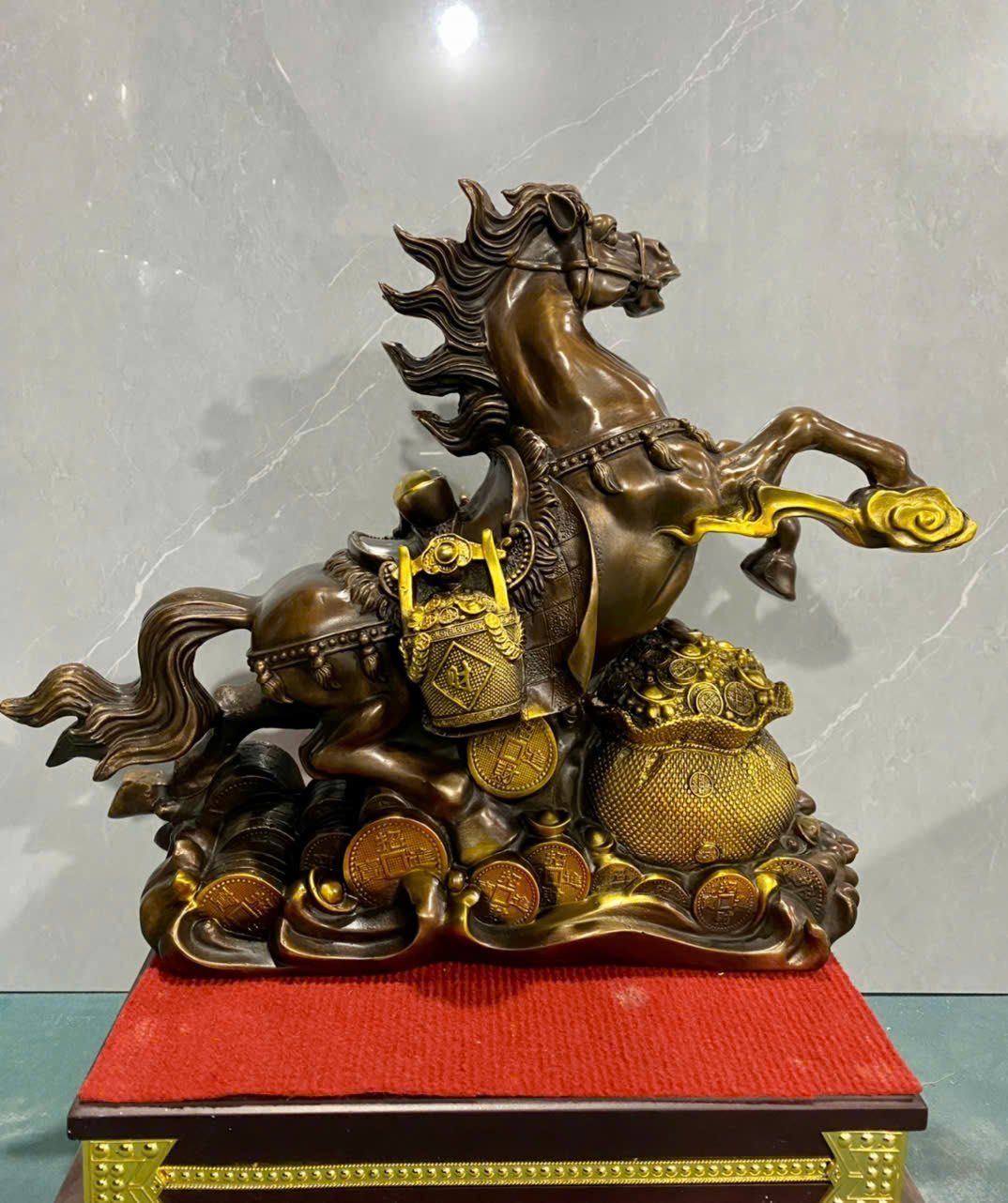 Tượng ngựa phong thủy bằng đồng