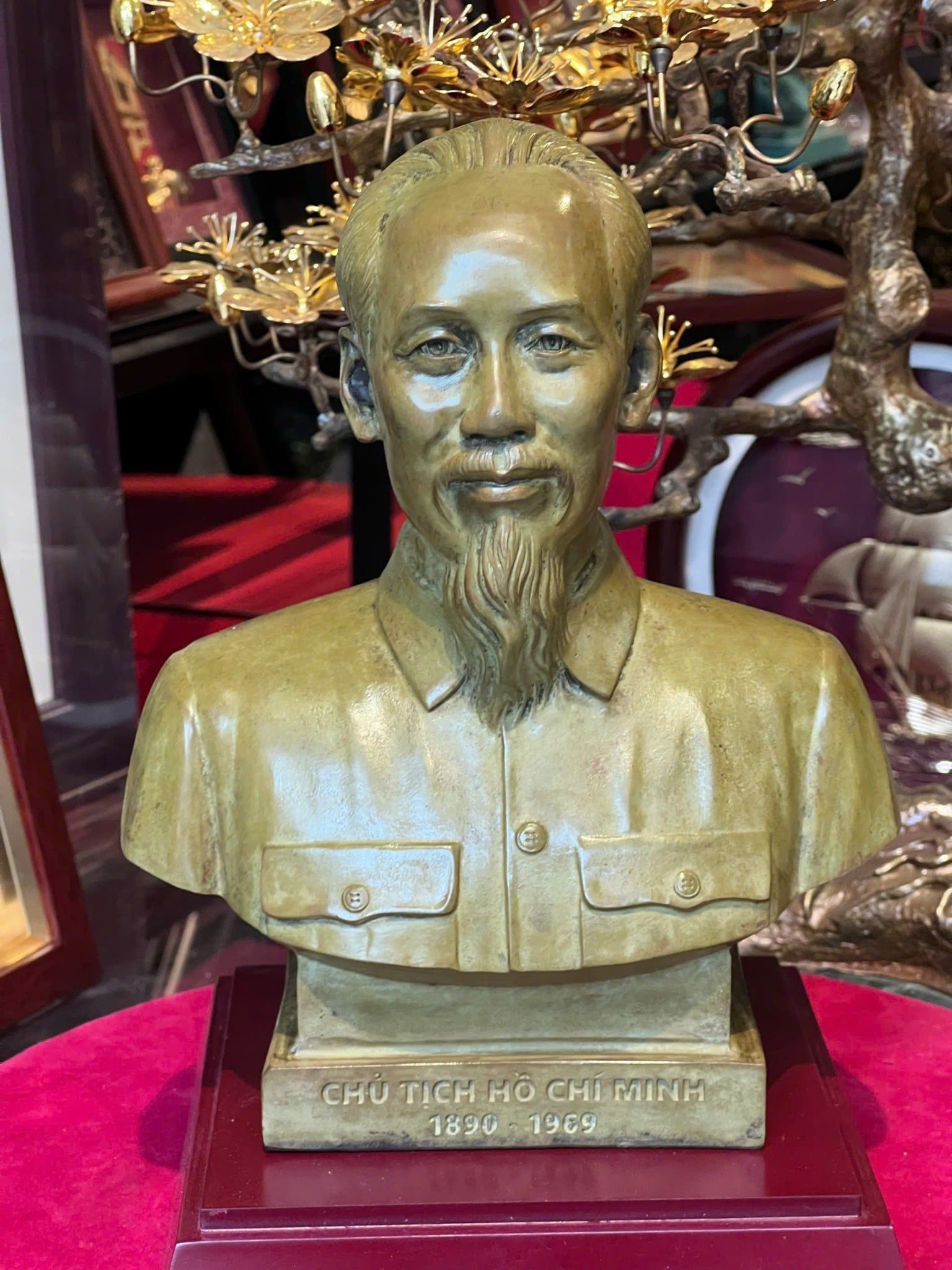 Tượng Bác Hồ bằng đồng patina vân hỏa biến độc bản chỉ có tại Đồng Phong Thủy