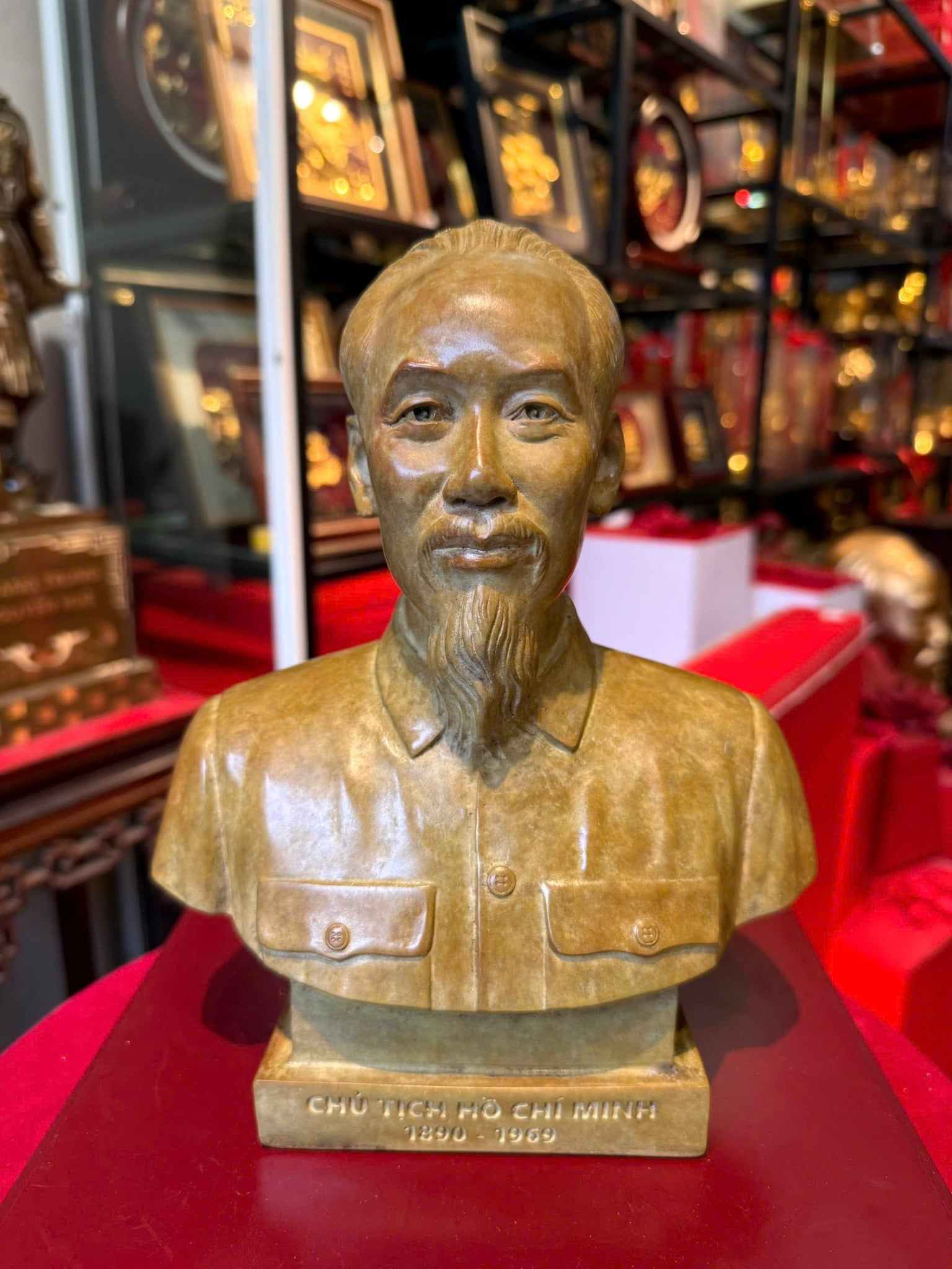 Tượng Bác Hồ bằng đồng patina vân hỏa biến độc bản chỉ có tại Đồng Phong Thủy