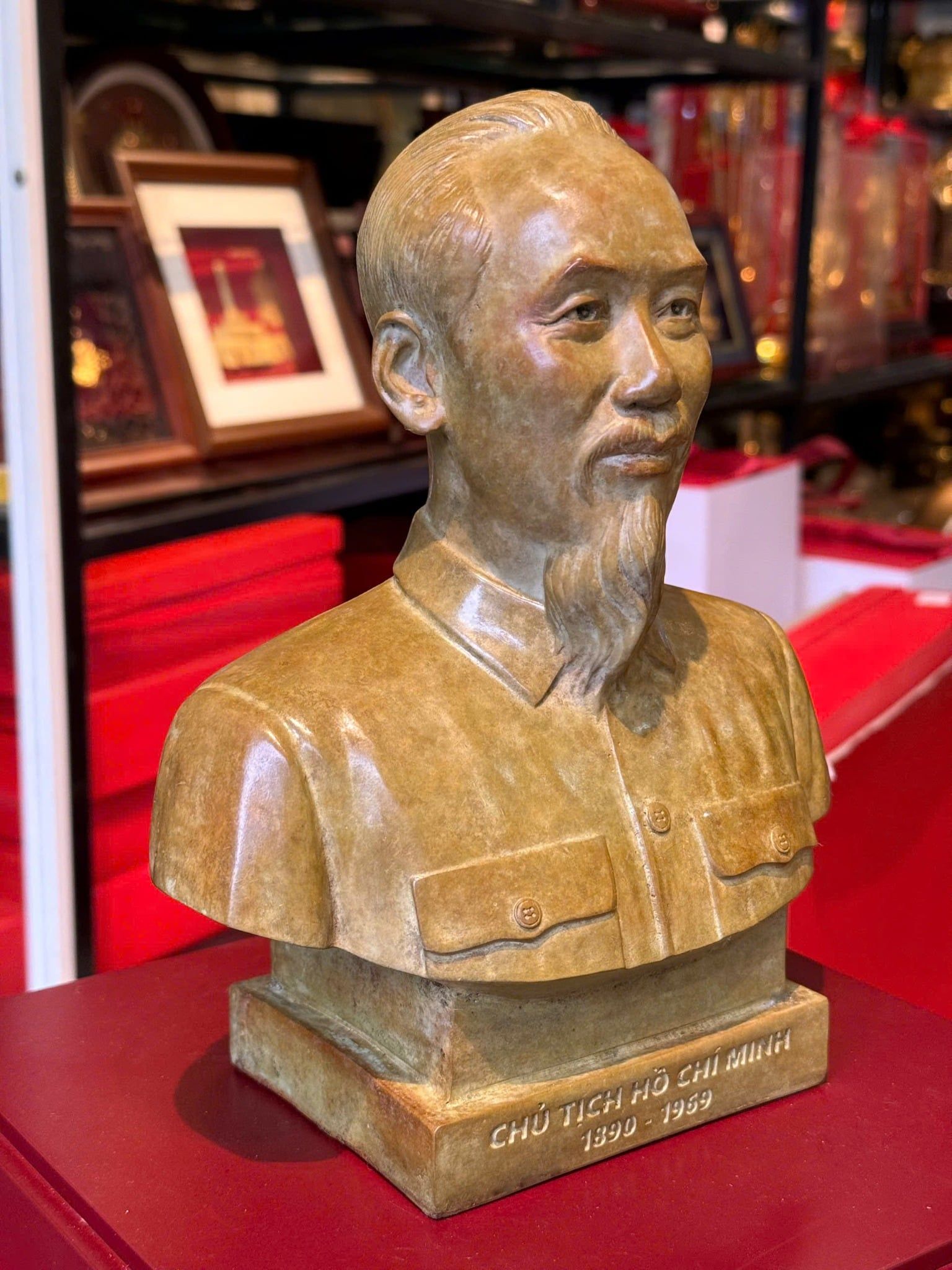 Tượng Bác Hồ bằng đồng patina vân hỏa biến độc bản chỉ có tại Đồng Phong Thủy