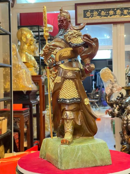 Tượng quan công bằng đồng