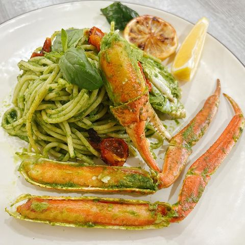 Mì Ý Cua Tuyết Sốt Pesto Xanh (Sốt Quế Tây Nhà Làm)