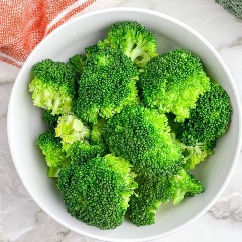 Bông Cải Xanh Luộc Chấm Sốt