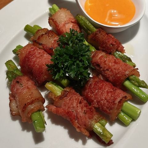 Măng Tây Cuộn Thịt Xông Khói