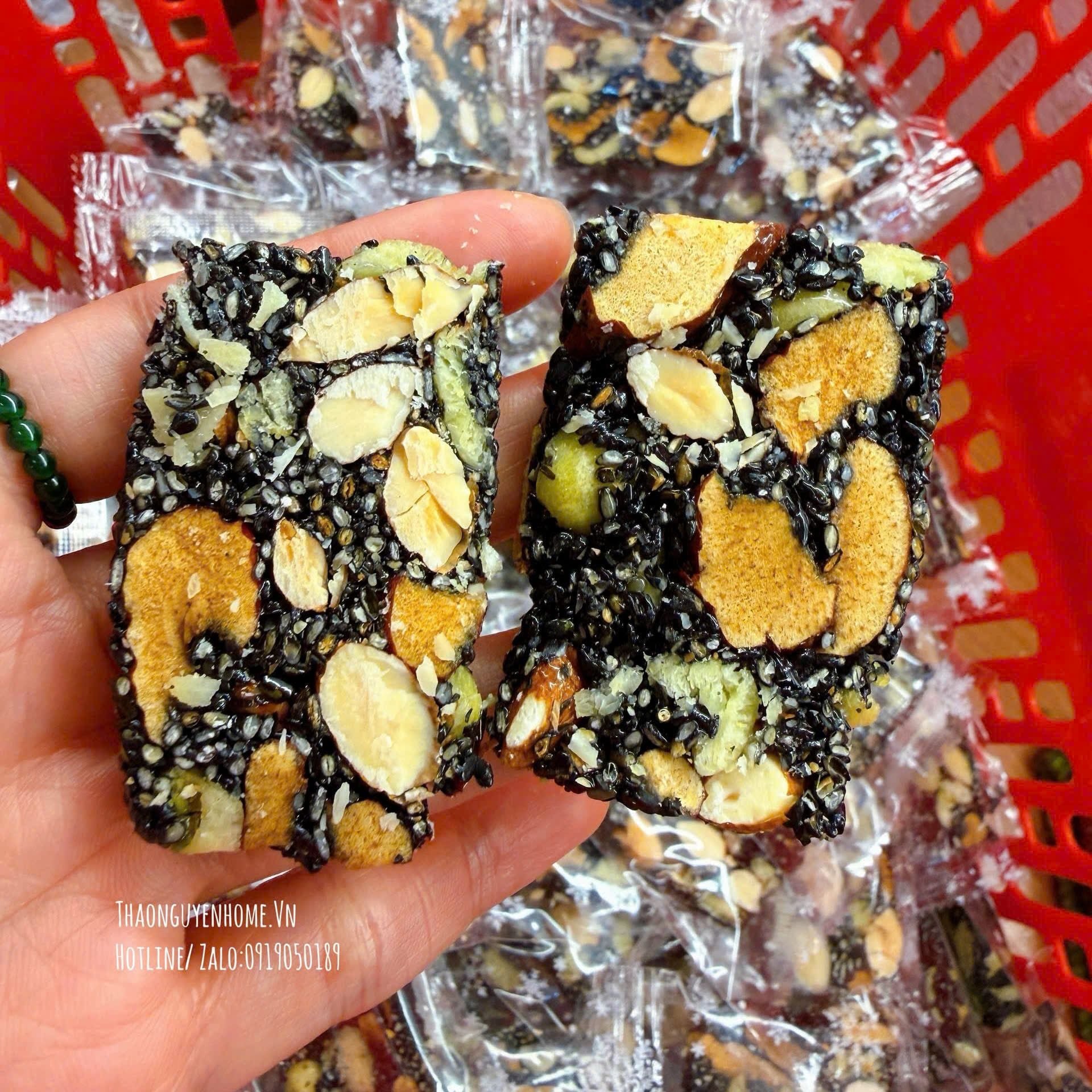 Bánh táo đỏ mè đen hộp 500gr