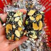 Bánh táo đỏ mè đen hộp 500gr