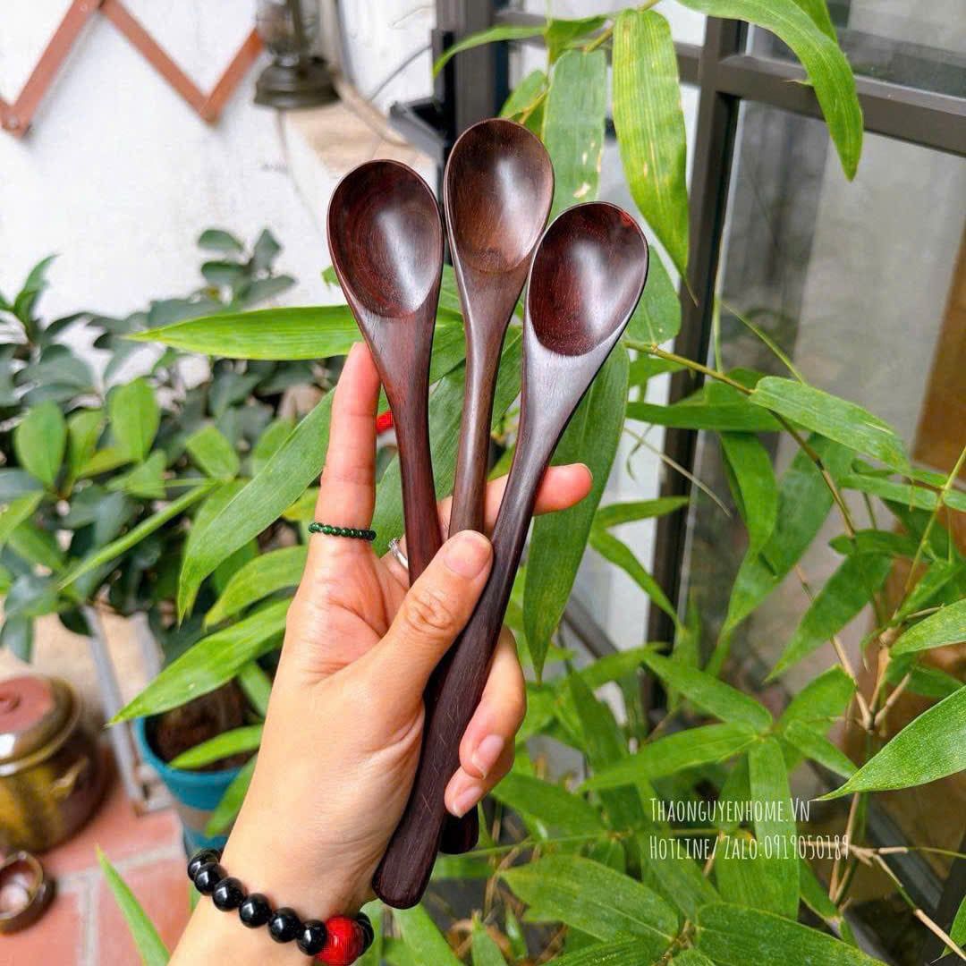 Thìa gỗ trắc vân tôm mịn 21x3.5cm