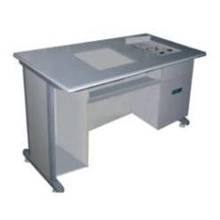 Bàn giáo viên kết hợp tủ điều khiển trung tâm