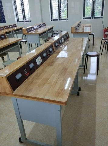 Bàn thí nghiệm lý 2 chỗ gỗ cao su ghép thanh