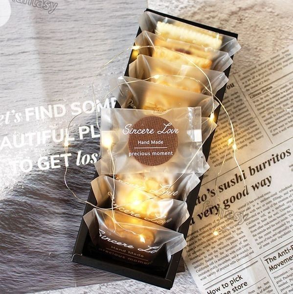 Hộp trung thu nắp nhựa mờ 4 bánh 80g Đen (10 hộp)