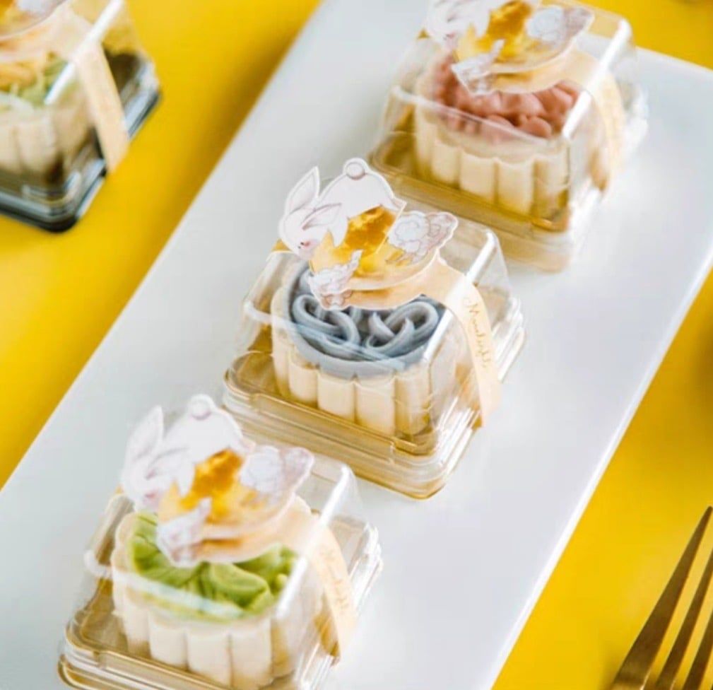 Hộp bánh trung thu nhựa đế vàng 80g