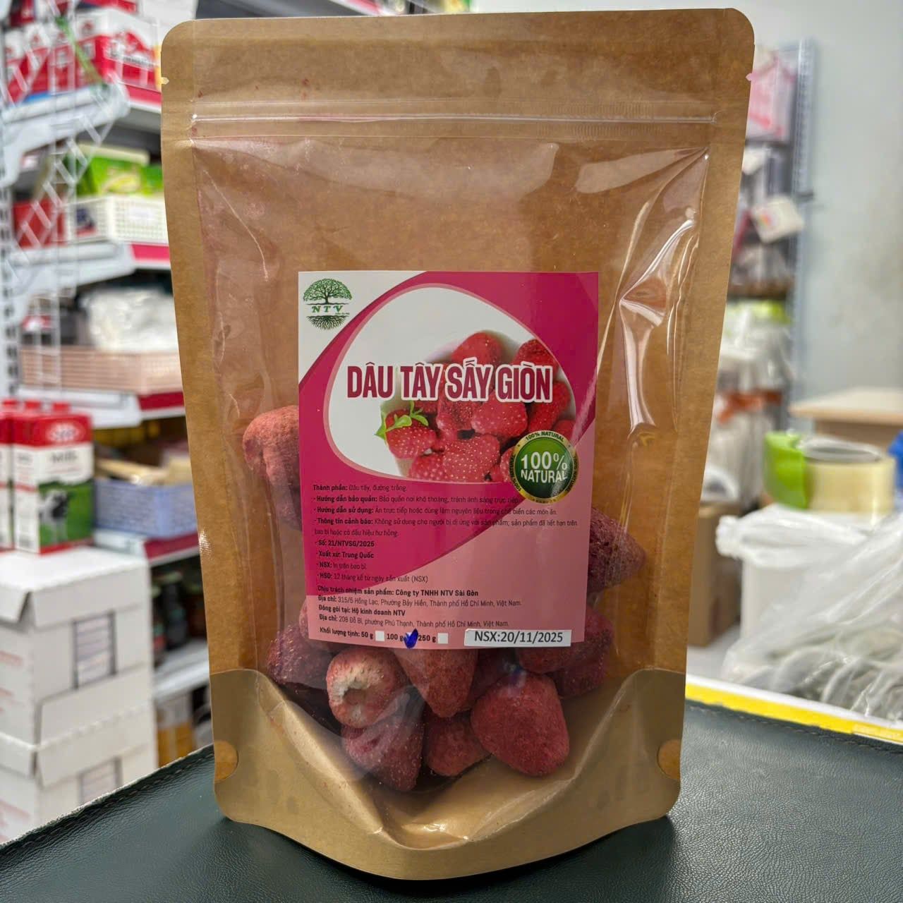 Trái dâu sấy giòn NTV 100gr.