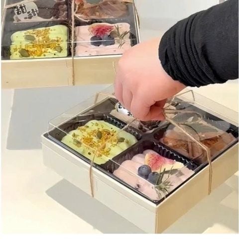 10 hộp giấy 4 ngăn nắp nhựa trong HS 1818.