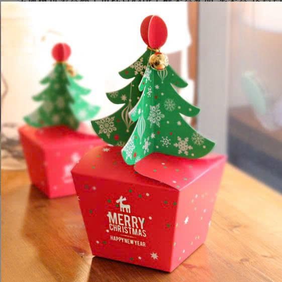 Hộp Giáng Sinh cây Thông kèm chuông lớn (5 hộp)