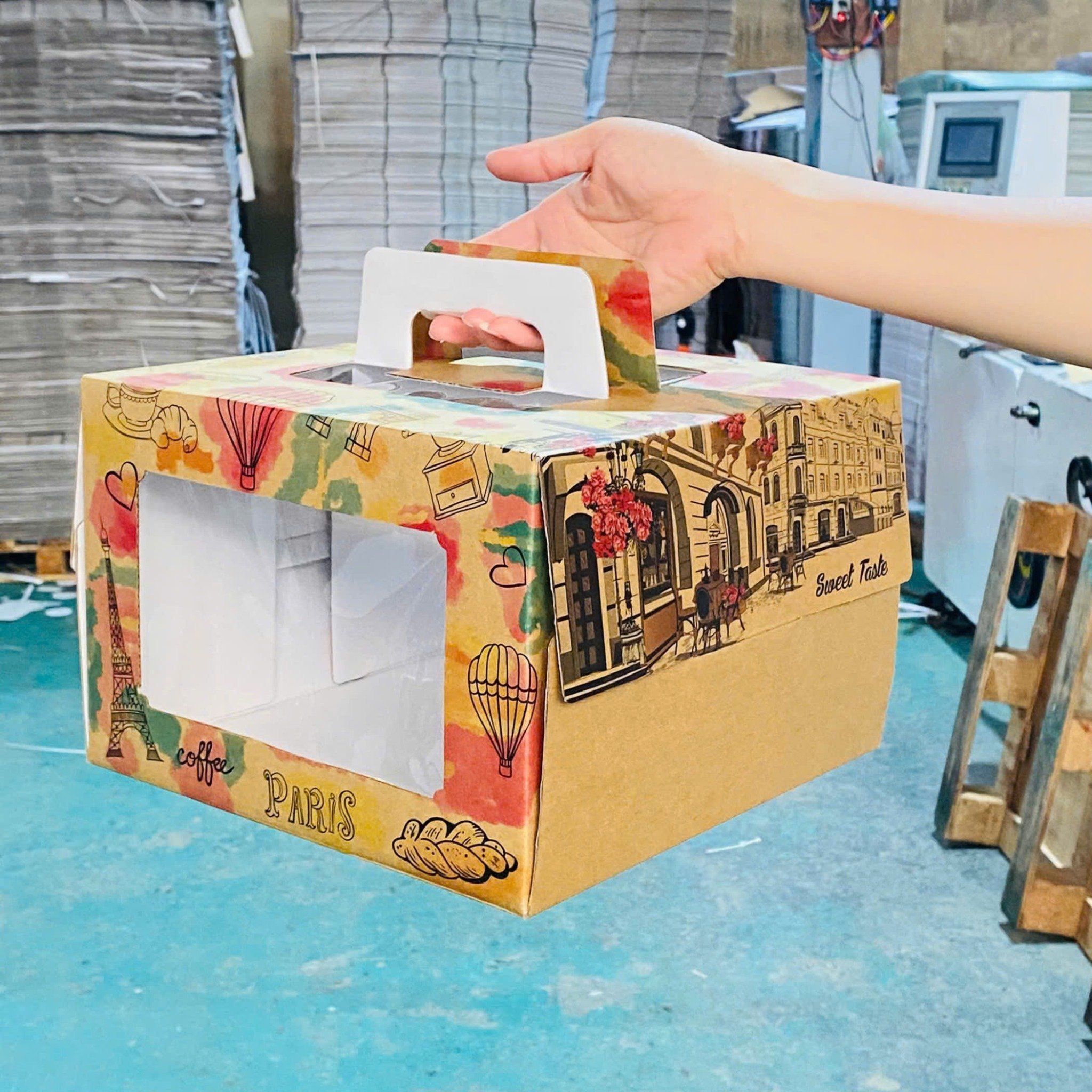 Hộp bánh kem kèm đế 35cm cao 18cm Mộc Lam.