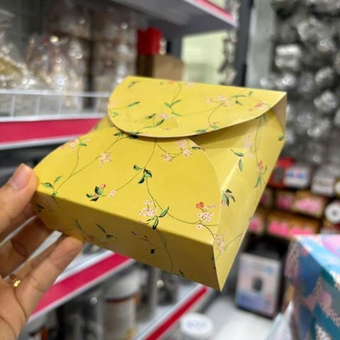 Hộp trung thu 4 bánh 50g nắp gài (set 10 hộp)