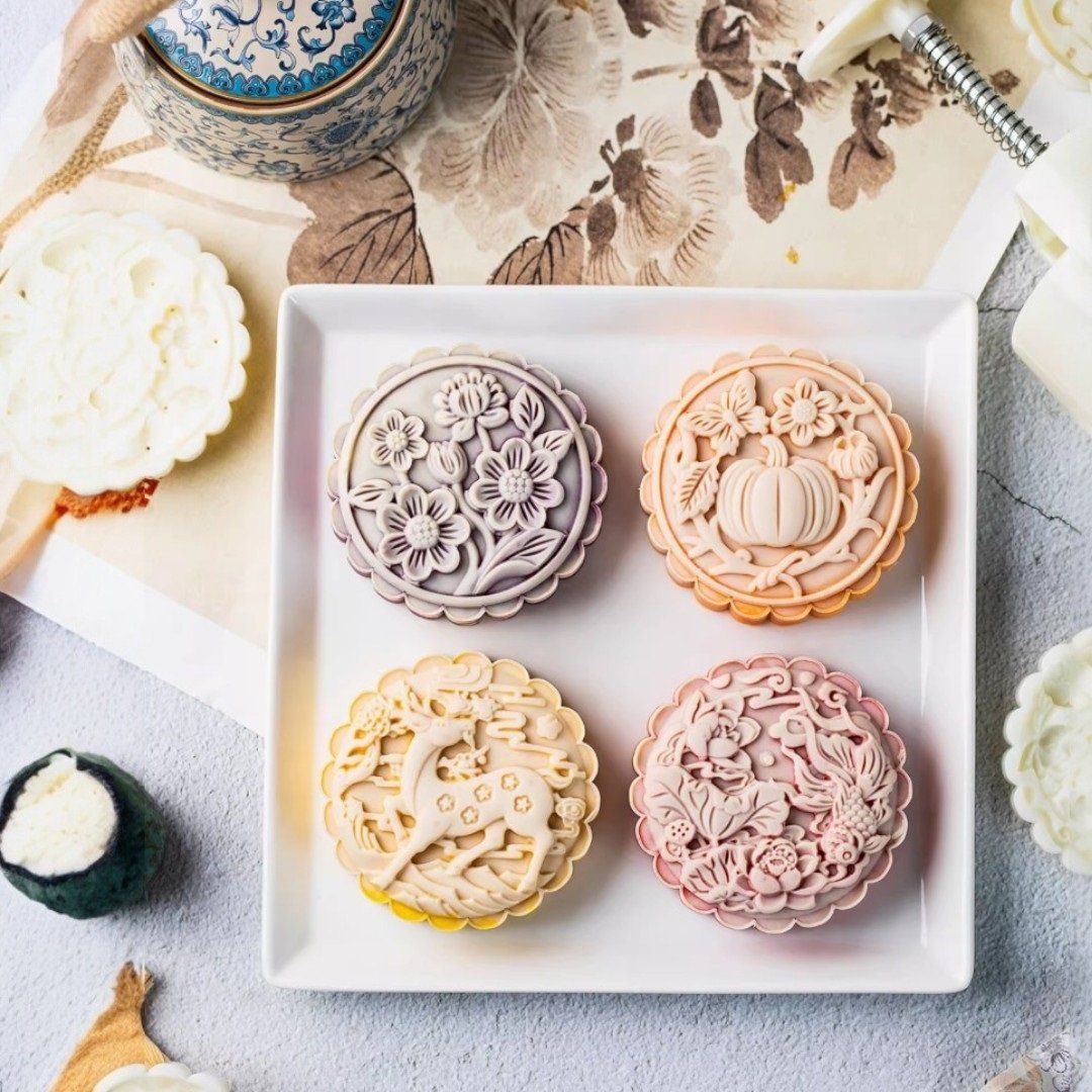 Khuôn trung thu 150g 4 mặt tròn hình Nai Sika và Bí Ngô