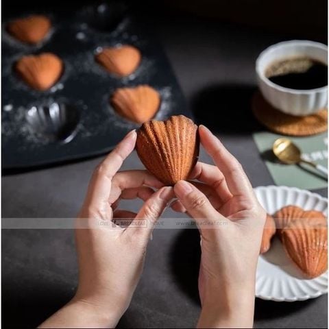 Khuôn 9 bánh vỏ sò tim Breadleaf
