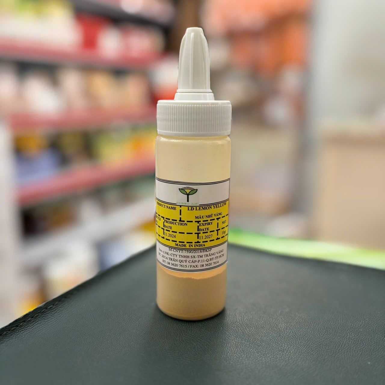 Màu nhũ kim Vàng 10g chai xịt.