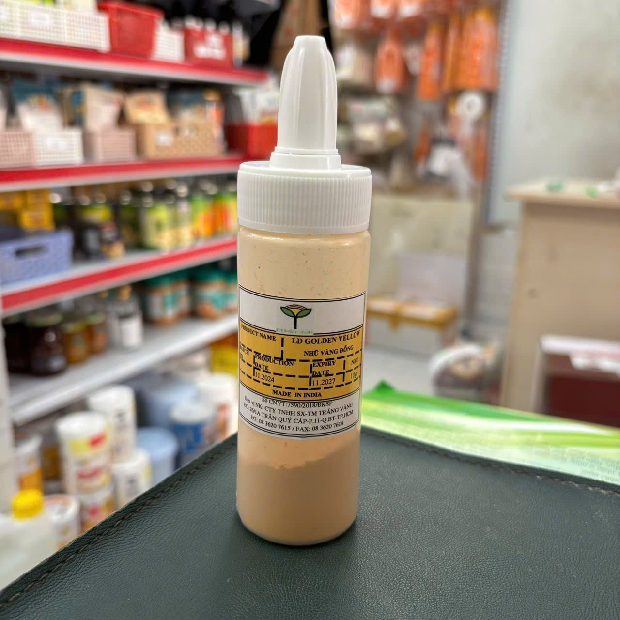 Màu nhũ kim vàng đồng 10g chai xịt.