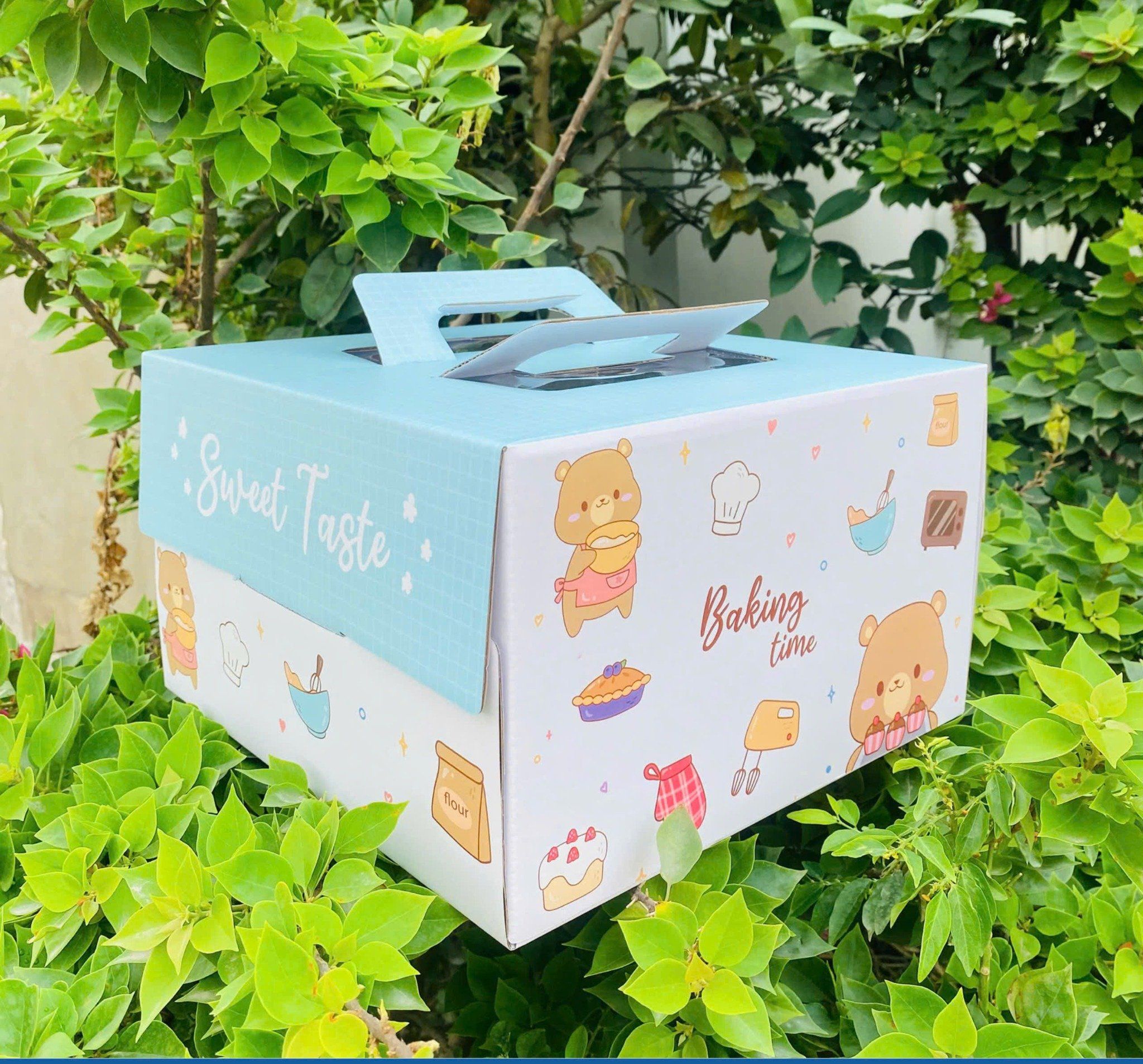 Hộp bánh kem kèm đế 25cm cao 25cm Mộc nhiên.