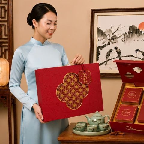 Hộp cao cấp trung thu 6 bánh 150g - 250g Vạn Phúc.
