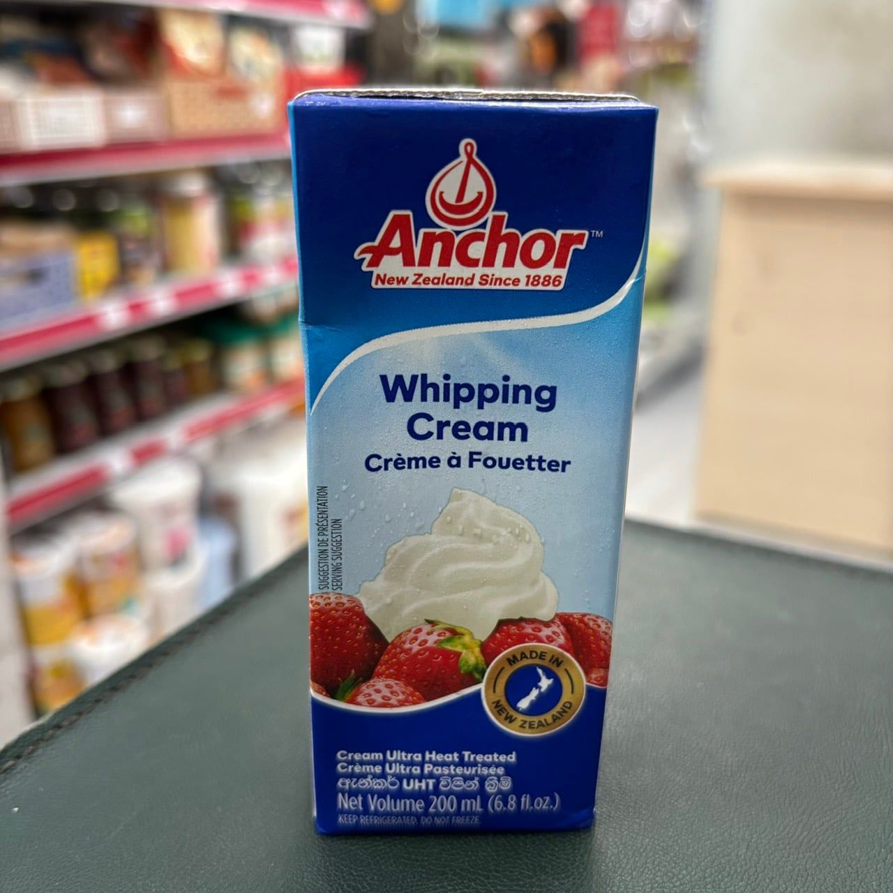 Kem sữa Whipping Cream Anchor hộp 200ml.