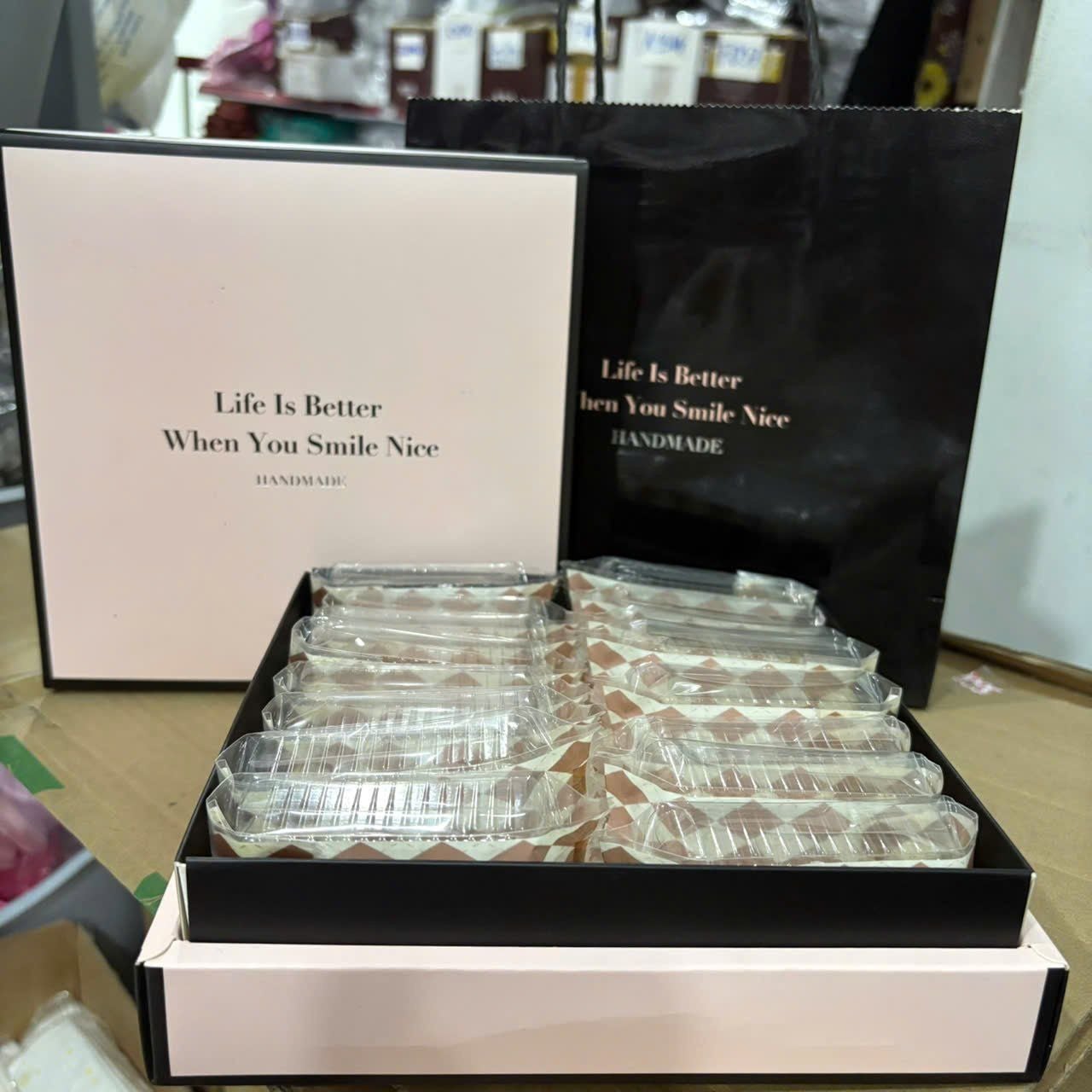 Bộ túi hộp đựng bánh dứa Life is Better (16 bánh)