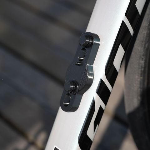  Bát nam chân gắn bình nước xe đạp FIDLOCK hỗ trợ dấu thiết bị định vị YA659 