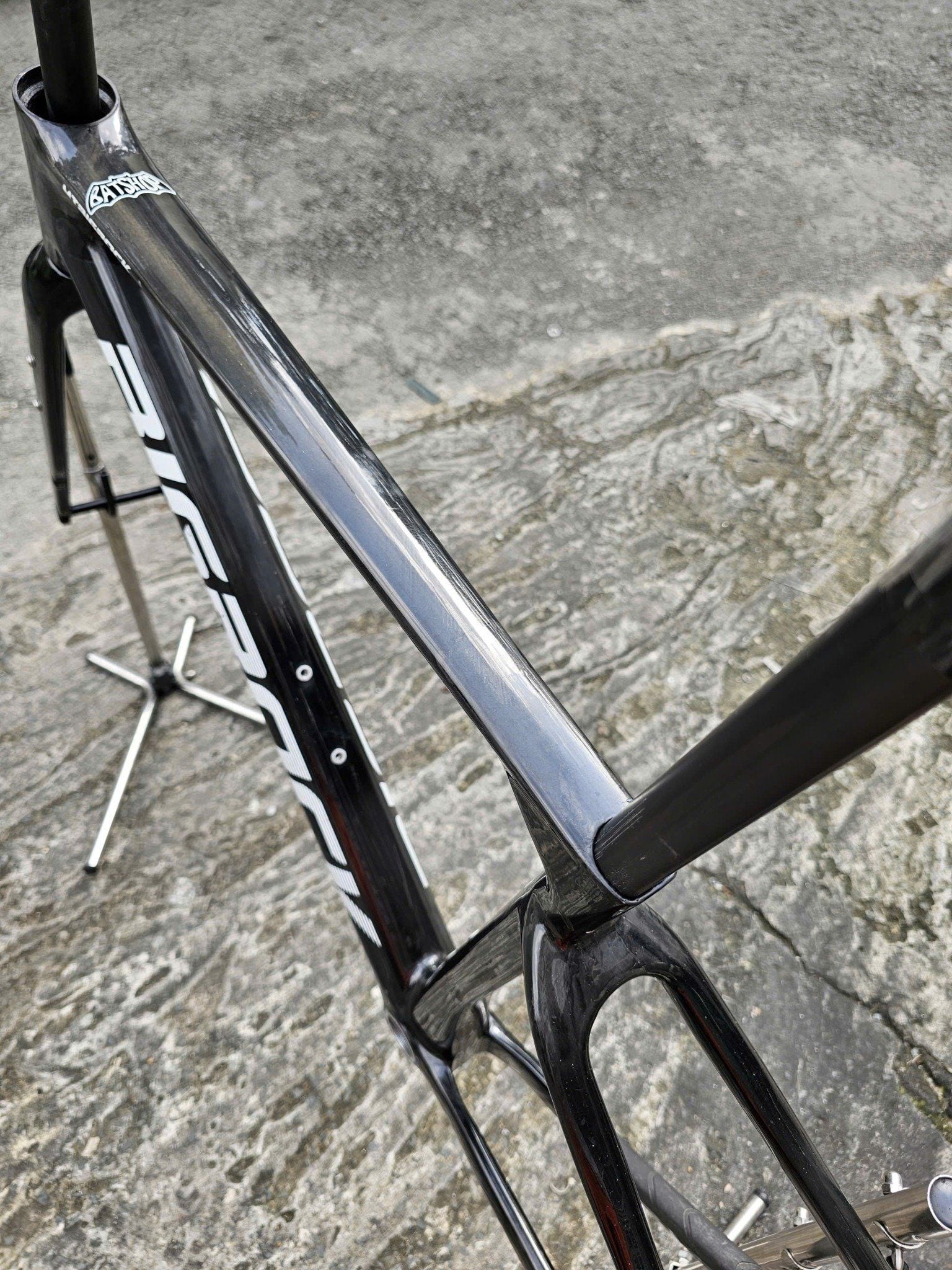 Sườn carbon gravel BigRock màu đen size M