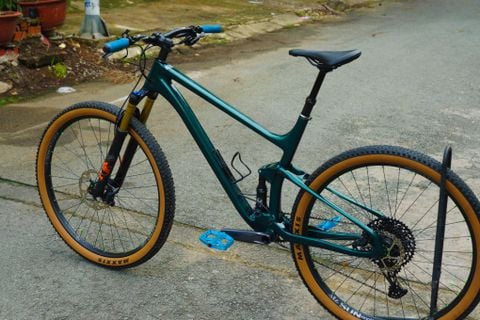  Xe đạp MTB Full-Suspension custom paint cho anh khách bụng bự 