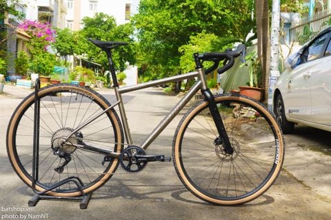  Xe đạp gravel titanium Hi-Light G6 groupset GRX 810 bánh bộ Koozer 350 